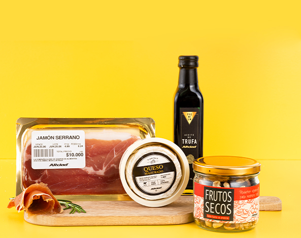 Jamón serrano, queso madurado, aceite de trufa, cerveza artesanal, frutos secos, alimentos y bebidas, embutidos.